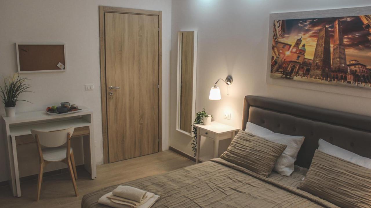 B&B Bologna Station Bagian luar foto