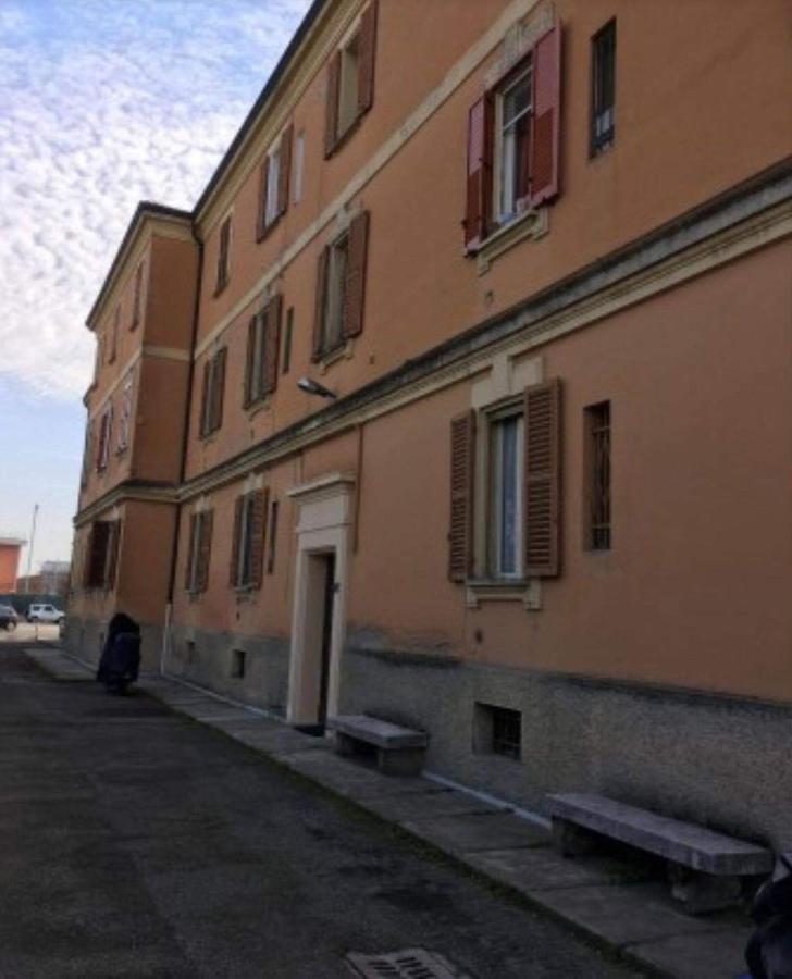 B&B Bologna Station Bagian luar foto